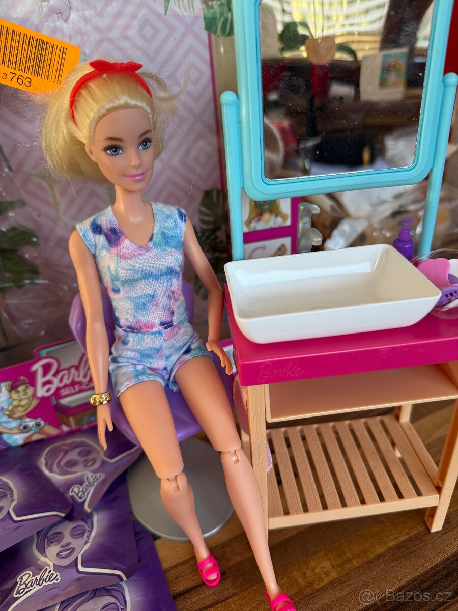 Barbie a kosmetický salon - 3