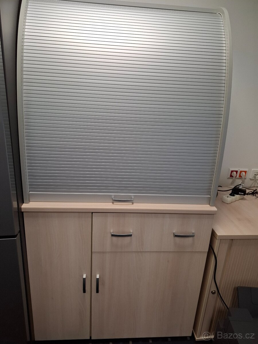 Kancelářský nábytek - 3