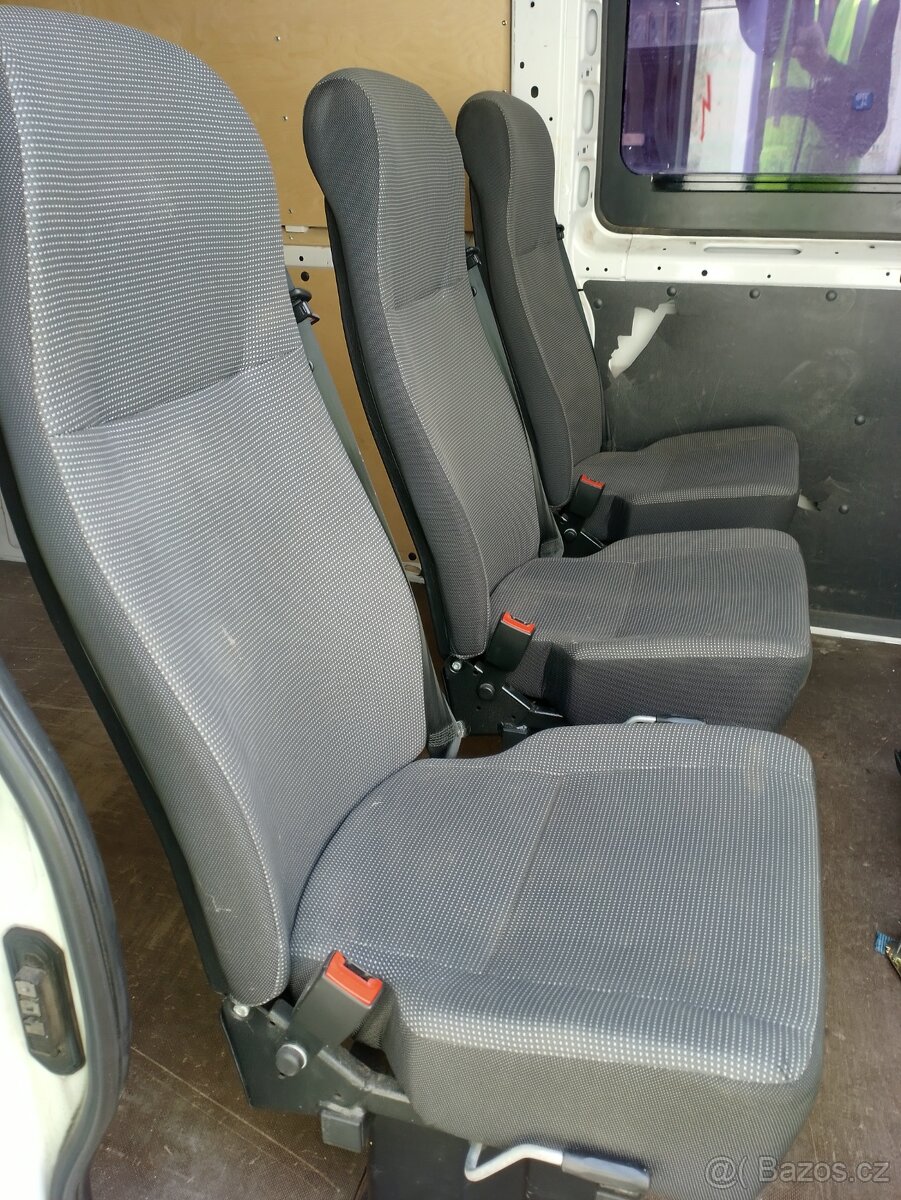 Prodám přídavné sedačky - 3