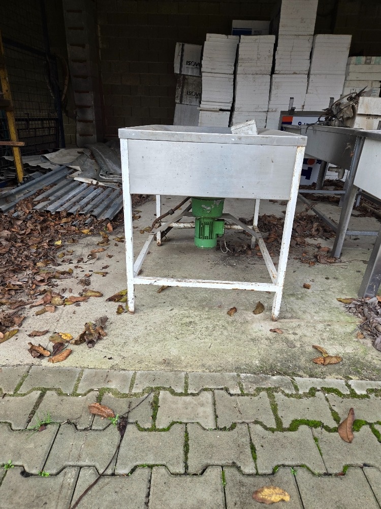 Profi stůl s elektrickým drtičem - 3