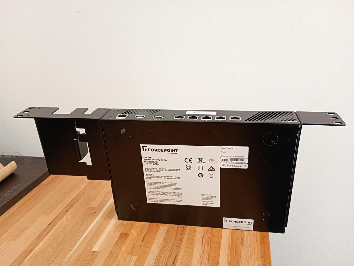 Forcepoint Stonesoft 300 Series FW-321 - 3