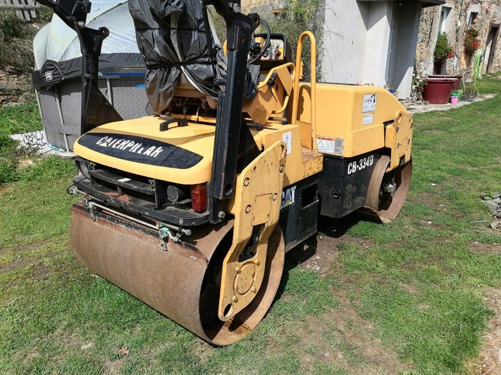 Valec CATERPILLAR - 3