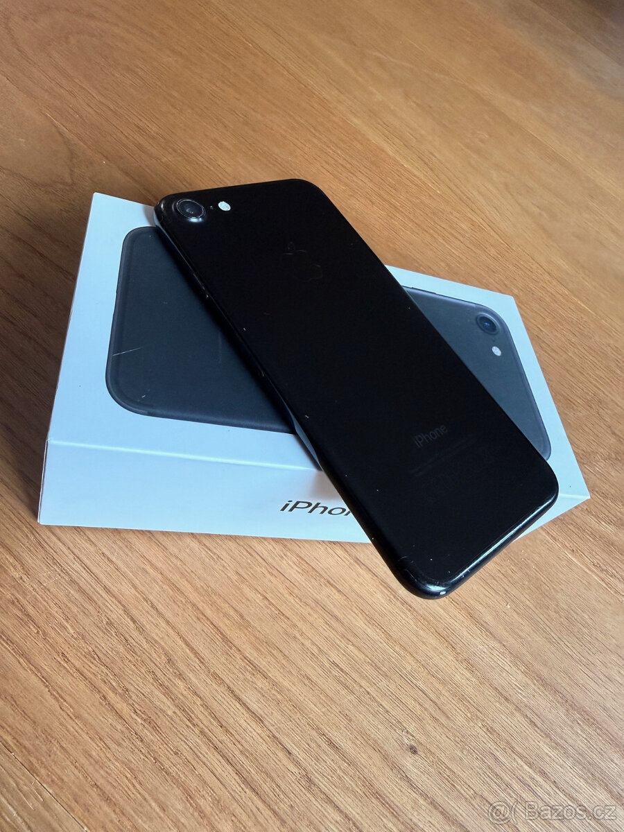 Apple iPhone 7 - 128GB - 3