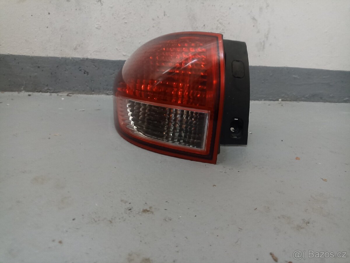 Subaru Tribeca Zadni svetlo leve fl - 3