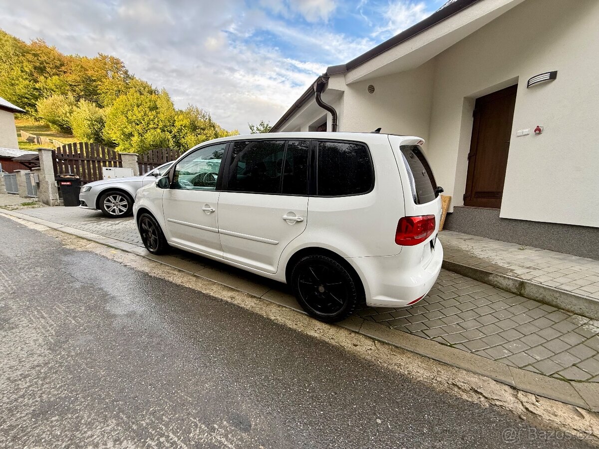 VW Touran 1.6 tdi DSG - 3
