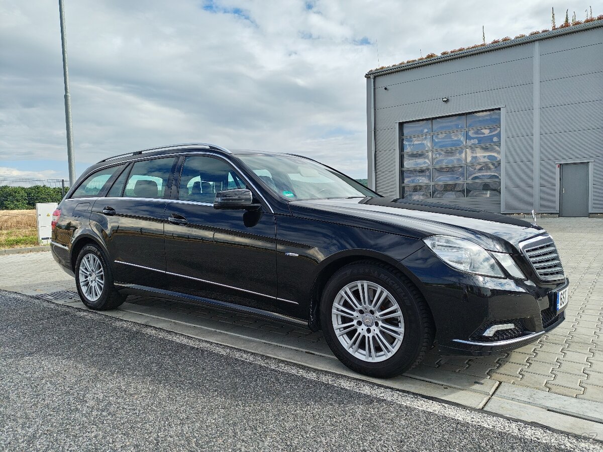 Mercedes-Benz E350 CGI - 3