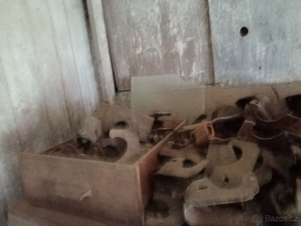 Lešenářské žabky a podstavce - 3