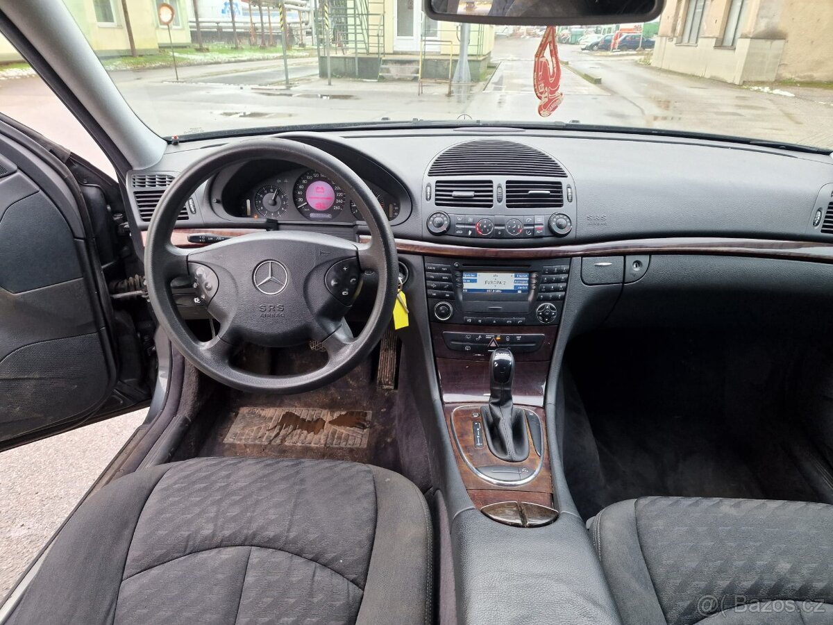 Mercedes E320i W211combi 7mist e320 V6 4x4, 4-matic, STK - 3