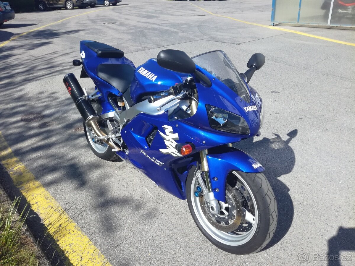 Yamaha YZF-R1 - 3