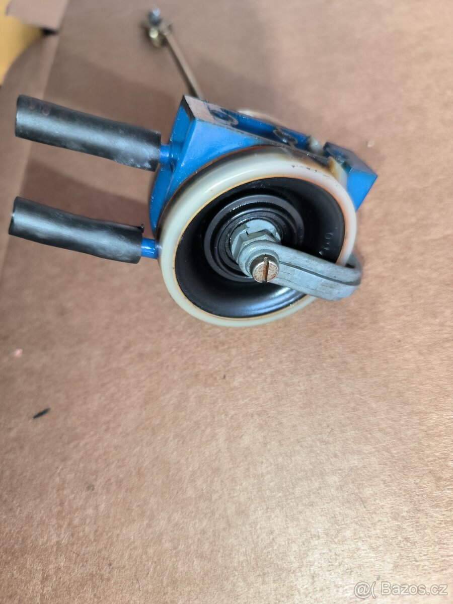 Mercedes R207/C107 - 3