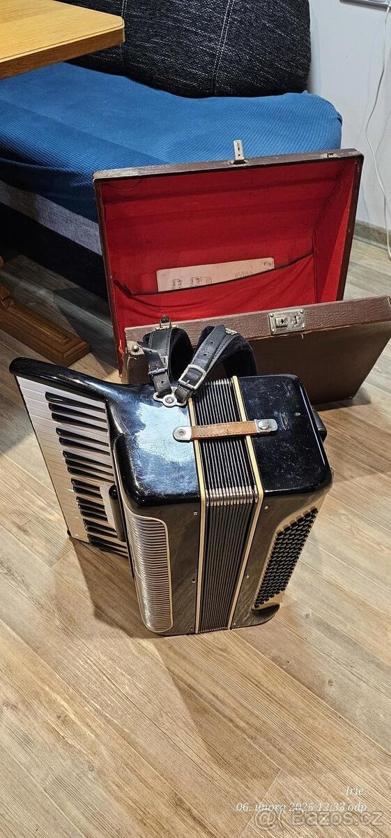 Acordeon Lignatone 120basů - 3