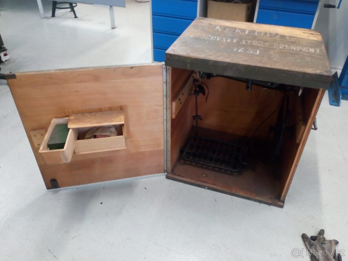 Vojenský šicí stroj - 3