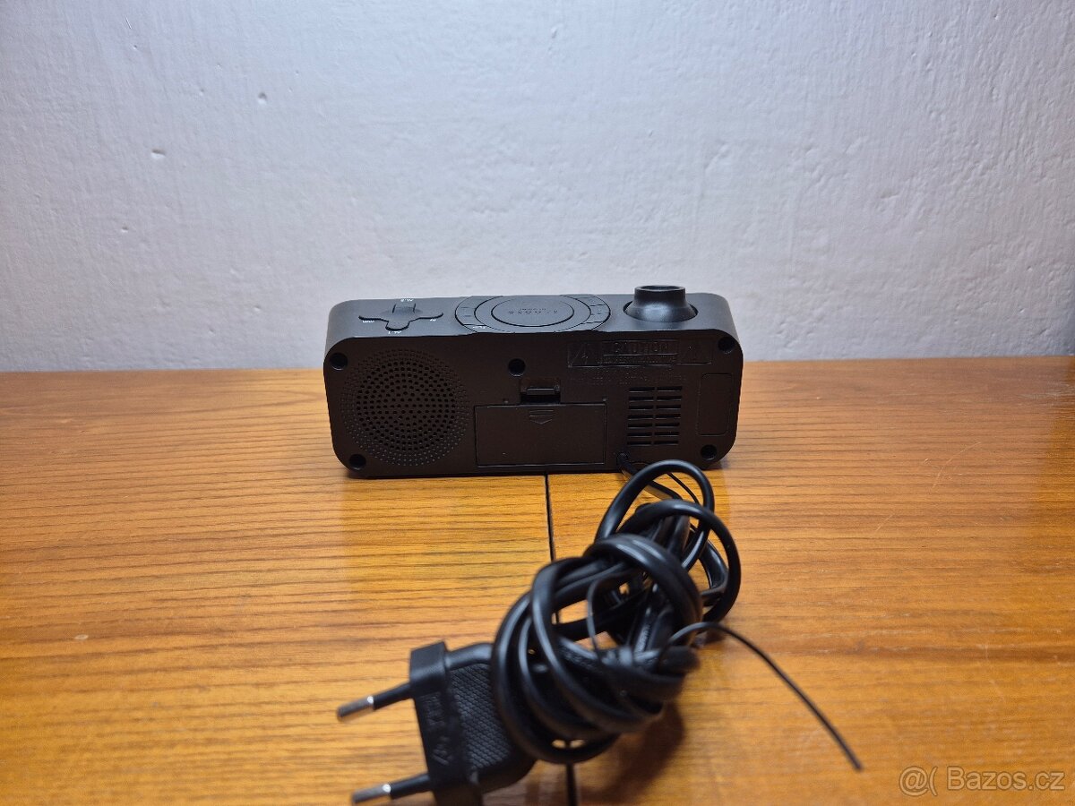 Elegantní radiobudík JVC RA-E211B s velkým LED displejem - 3