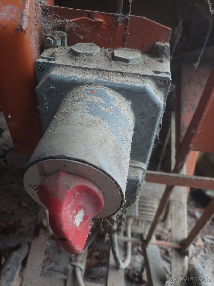 Cirkulárka NAREX 380V s kolébkou - 3