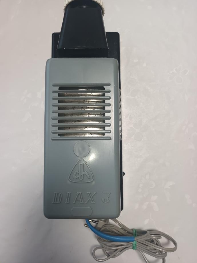 DĚTSKÁ PROMÍTAČKA POHÁDEK Z 80 LET - 3