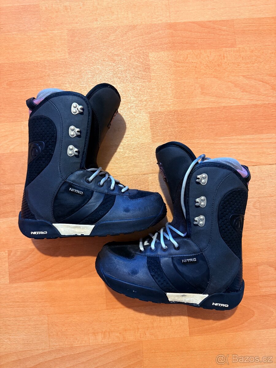 Snowboard s vázáním a botami - 3