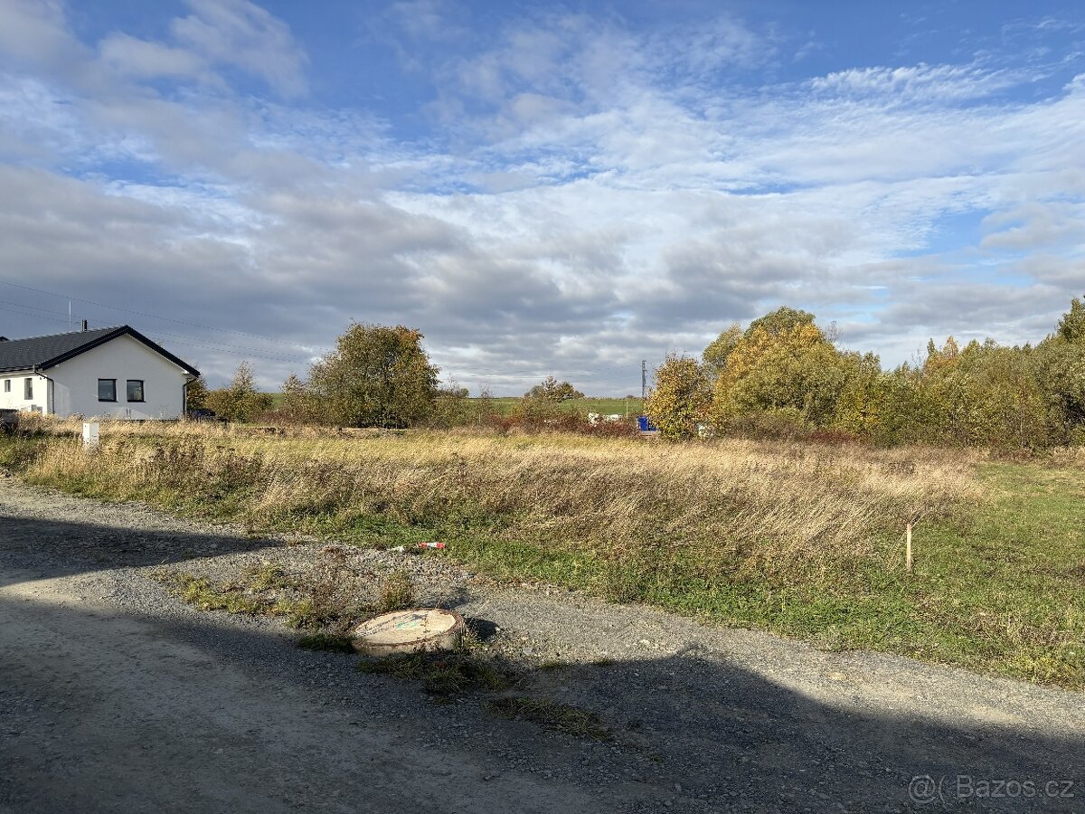 Prodej stavebního pozemku 951 m² - 3