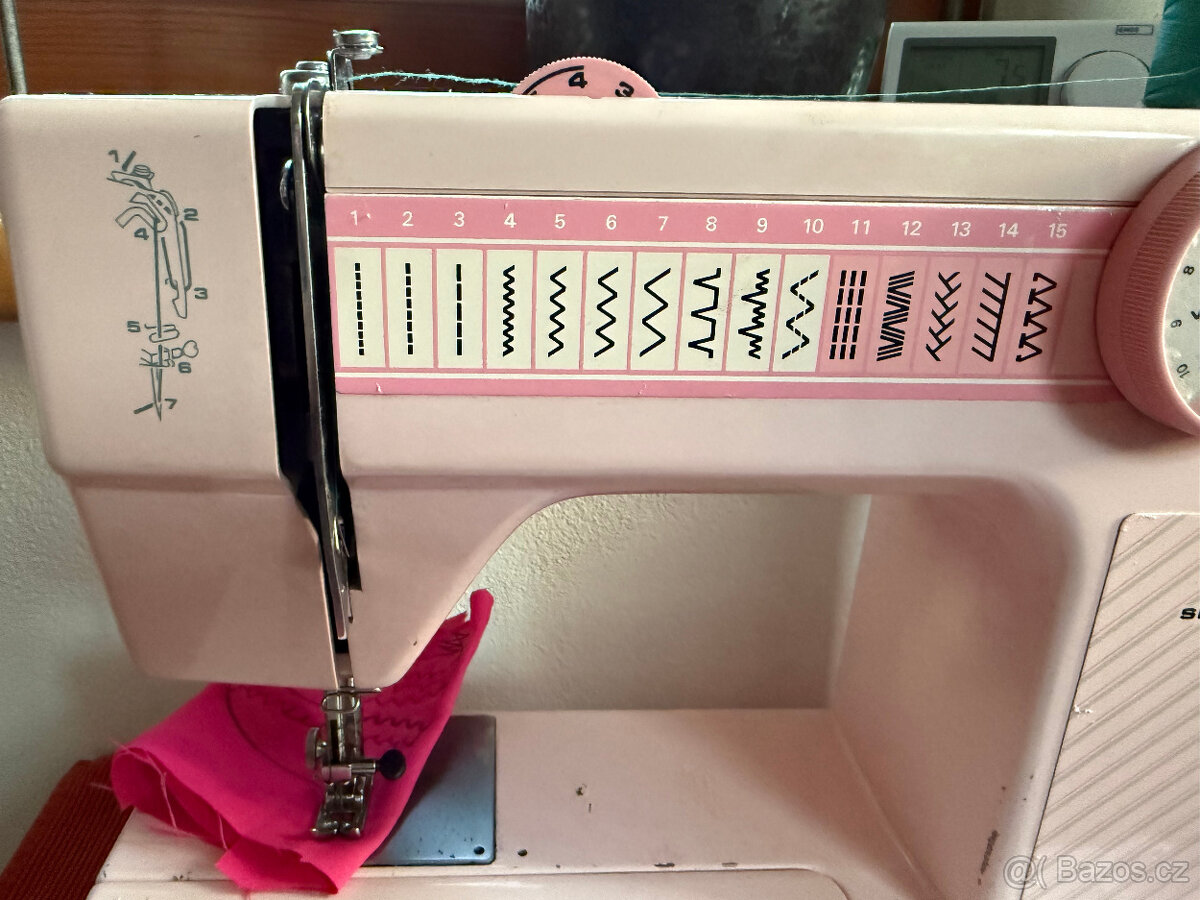 Růžový šicí stroj Privileg - 3