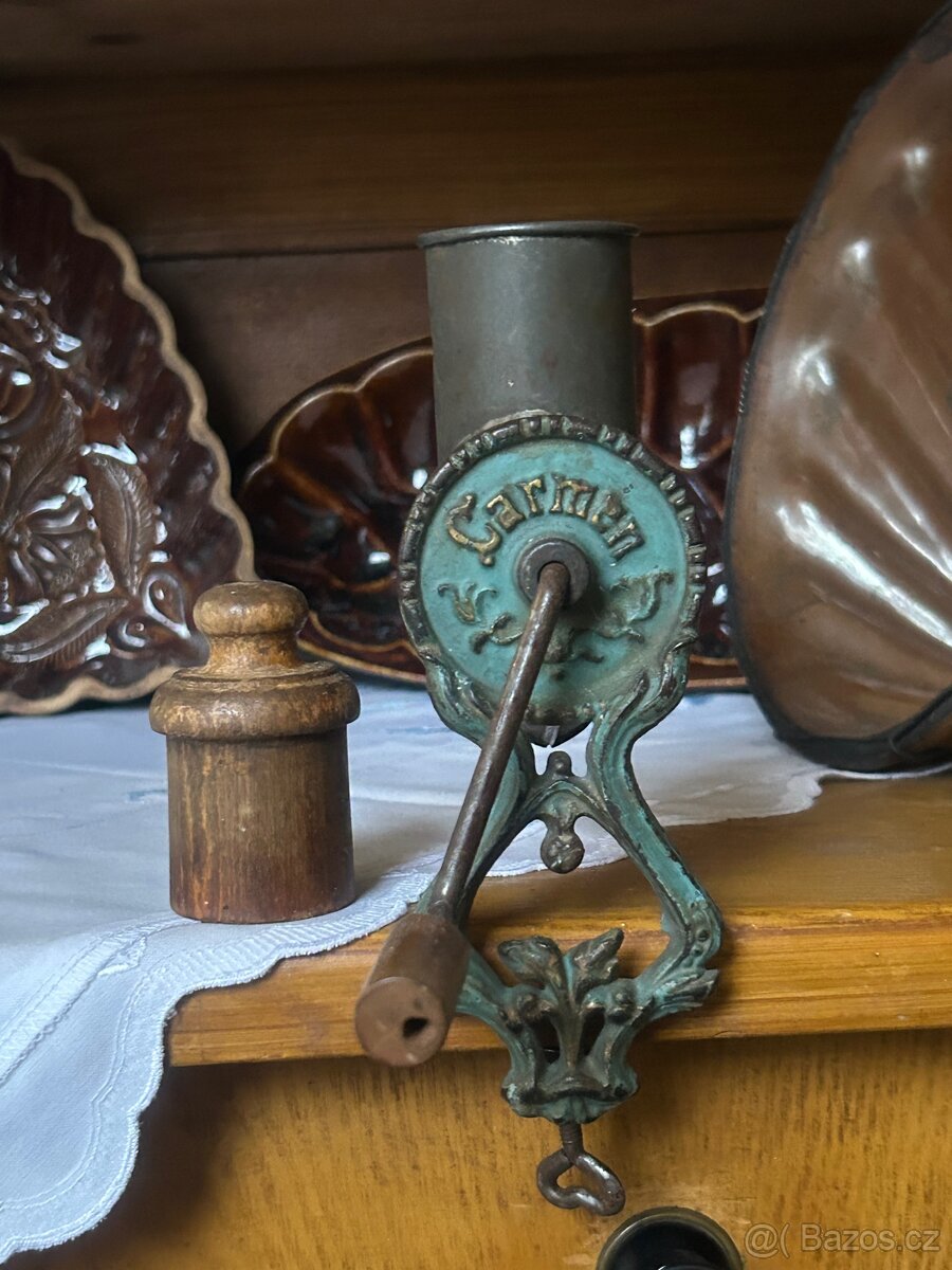 Starý litinový mlýnek Carmen (cca 1910-1930) - 3