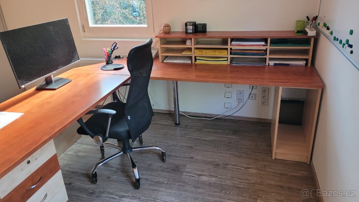 kancelářský nábytek - 3