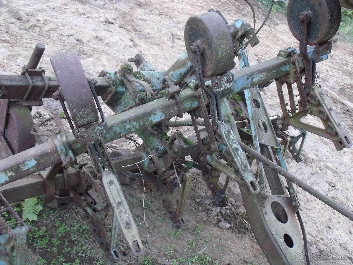 Plečka NDR typ FORTSCHRITT P 437 - 3