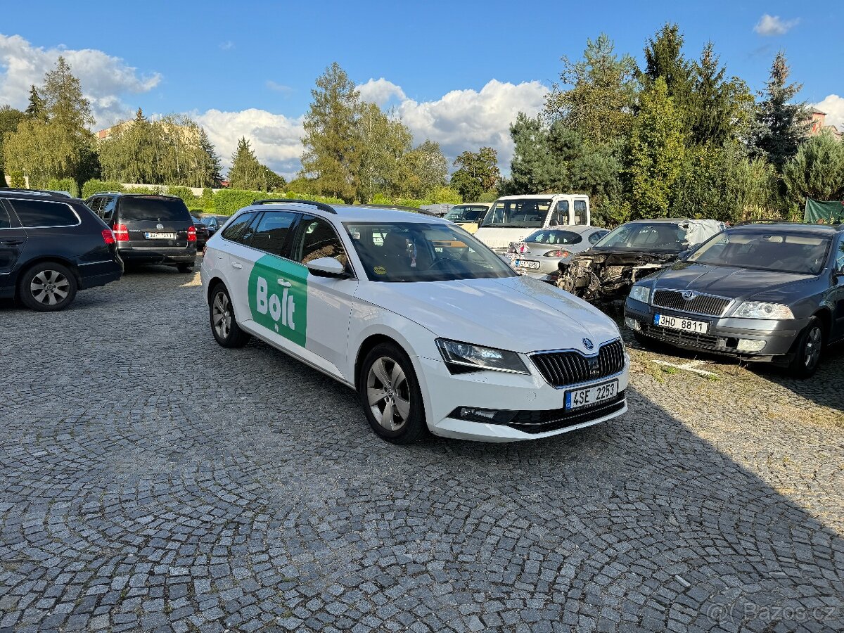 Pronájem Škoda Superb 2.0 TDi, 110 kW, taxi, BOLT, UBER - 3