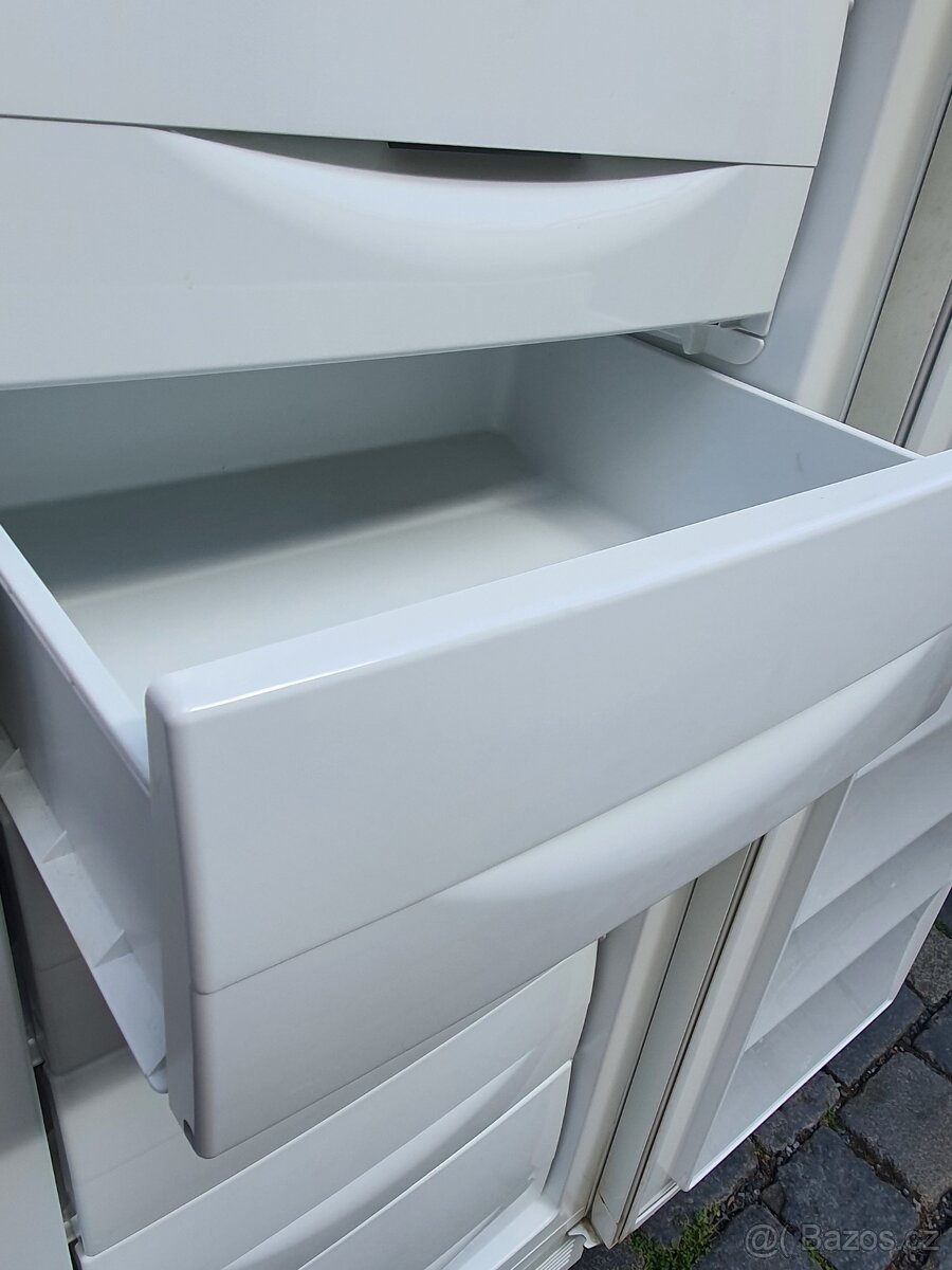 doprava, ÚSPORNÝ vysoký A++ mrazák 6 polic - 3