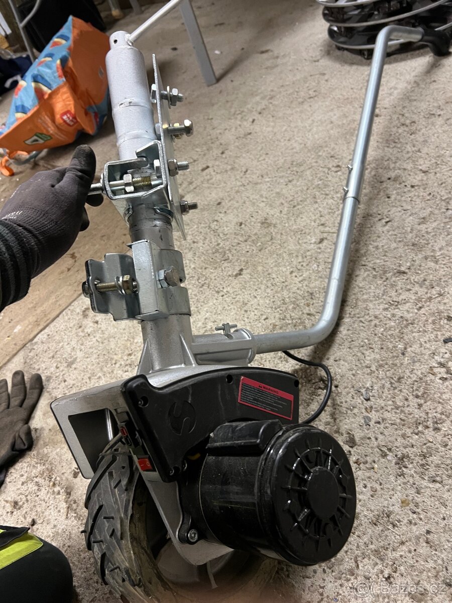 Opěrné kolo k přívěsu s elektrickým pohonem 12 V 550 W - 3