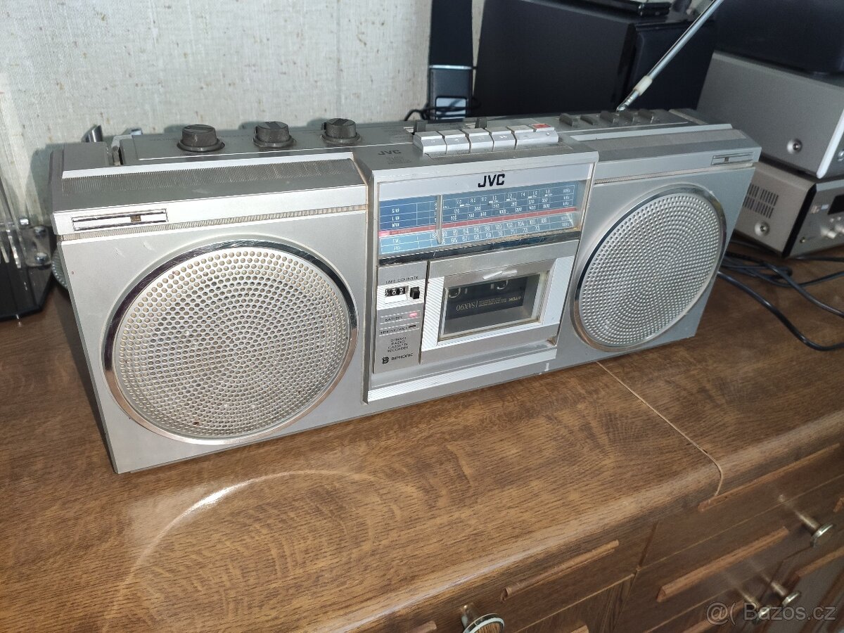 Prodám kazeták JVC-RC-565LE, TUNER HRAJE SUPER, basy, výšky, - 3