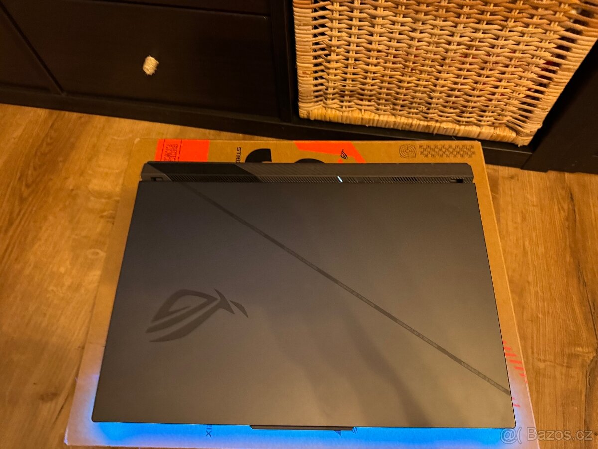 240Hz ASUS ROG i9 14900HX ,1TB SSD,32GB RAM,RTX 4060 8GB - 3