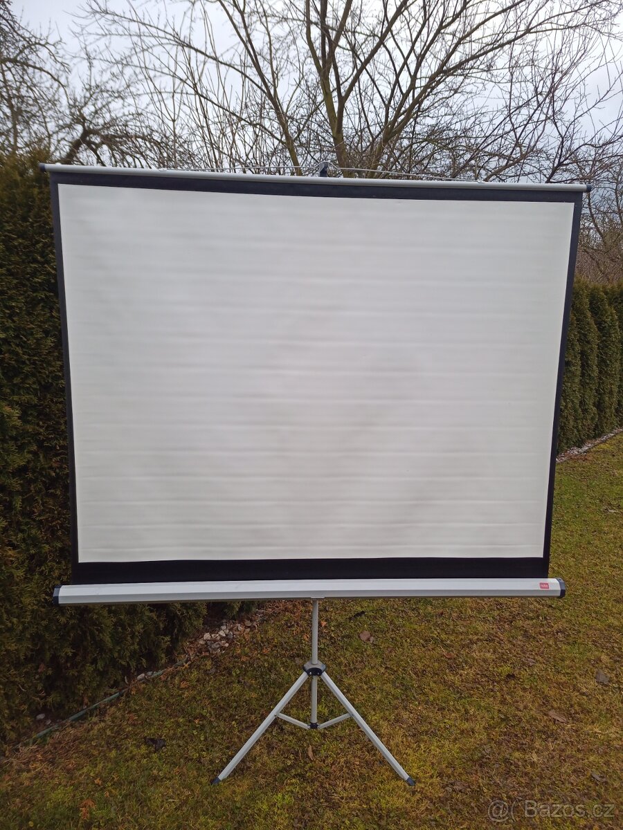 Nobo stativové plátno - 3