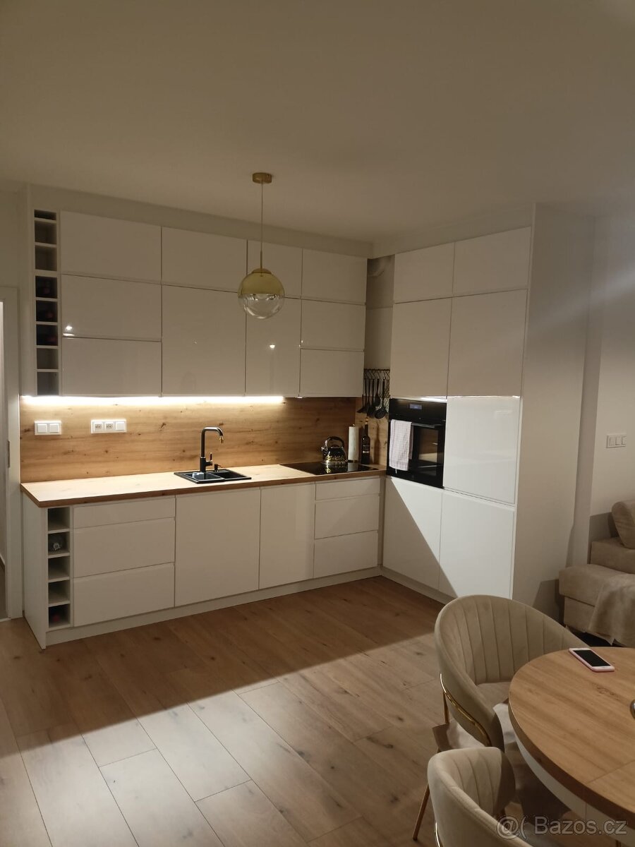 Vzorková levná KUCHYNEPROTEBE v rozměru 260 a 120 cm - 3