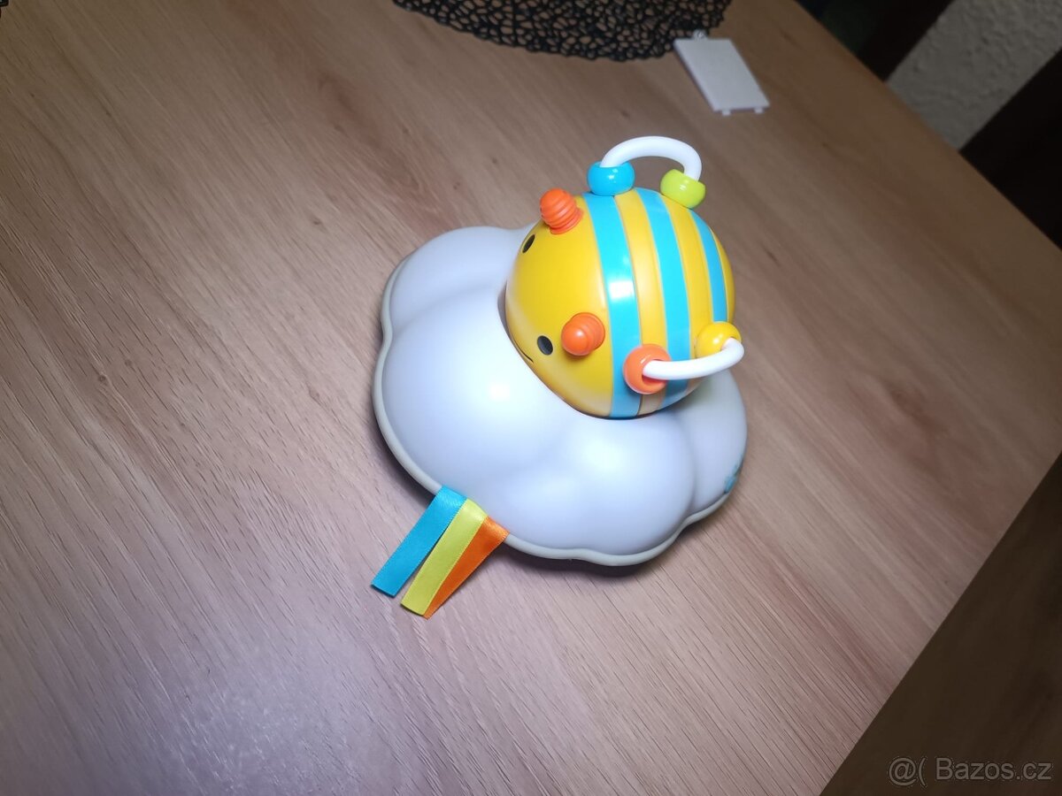 Skip Hop hudební pohyblivá včelka - 3
