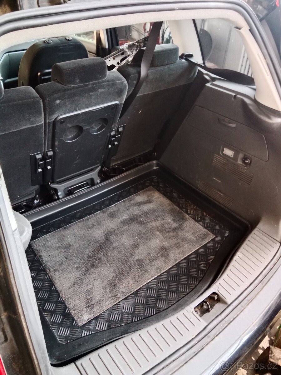 Vana do kufru z ford Cmax - 3