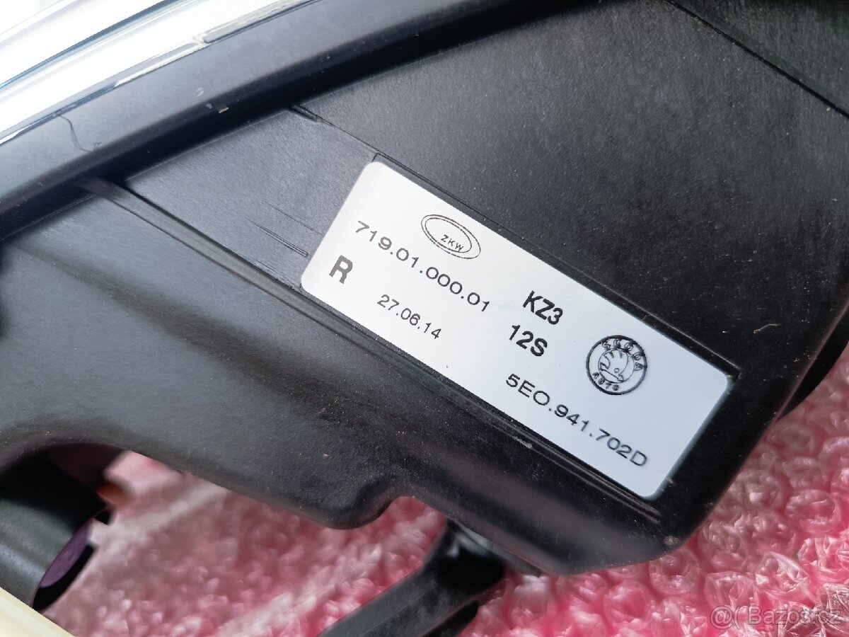 Pravá mlhovka Octavia III 5E0941702D - 3