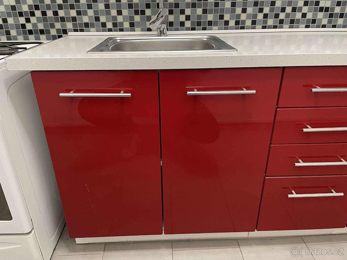 Kuchyňská linka vysoký lesk - 3