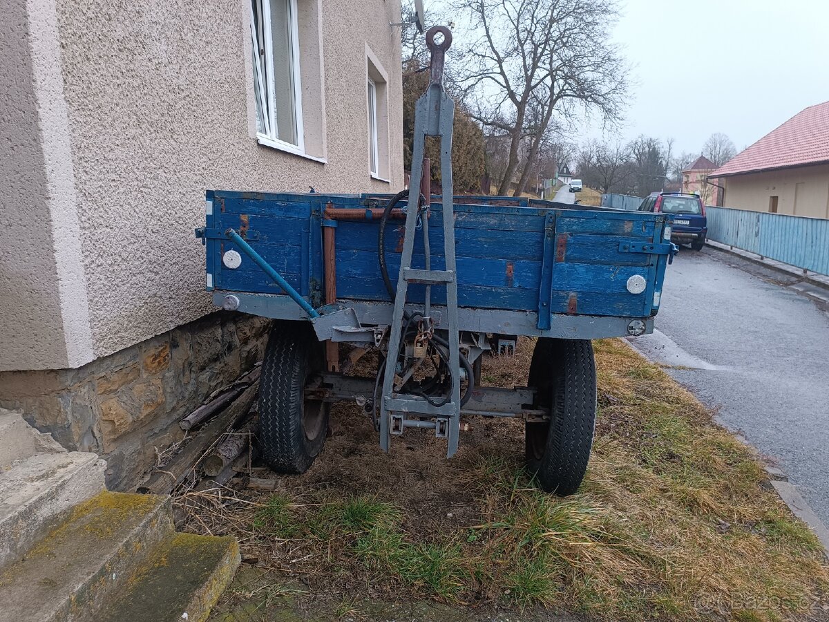 Vlek za traktor, 3.5T - klikou sklápěný - 3