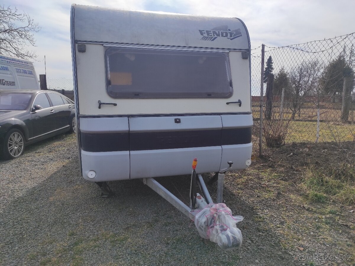 Obytný přívěs Fendt 410 A - 3