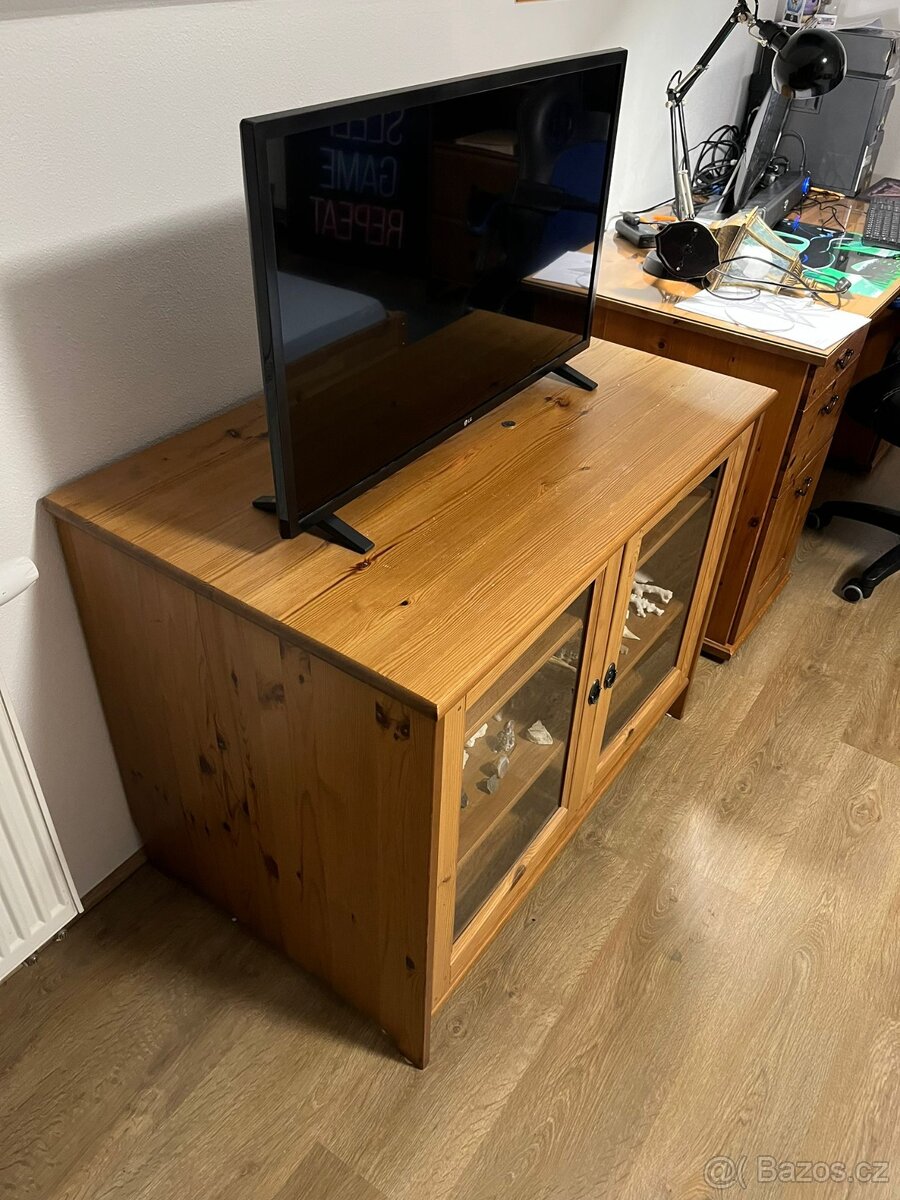 IKEA Leksvik HIFI vytrína - 3