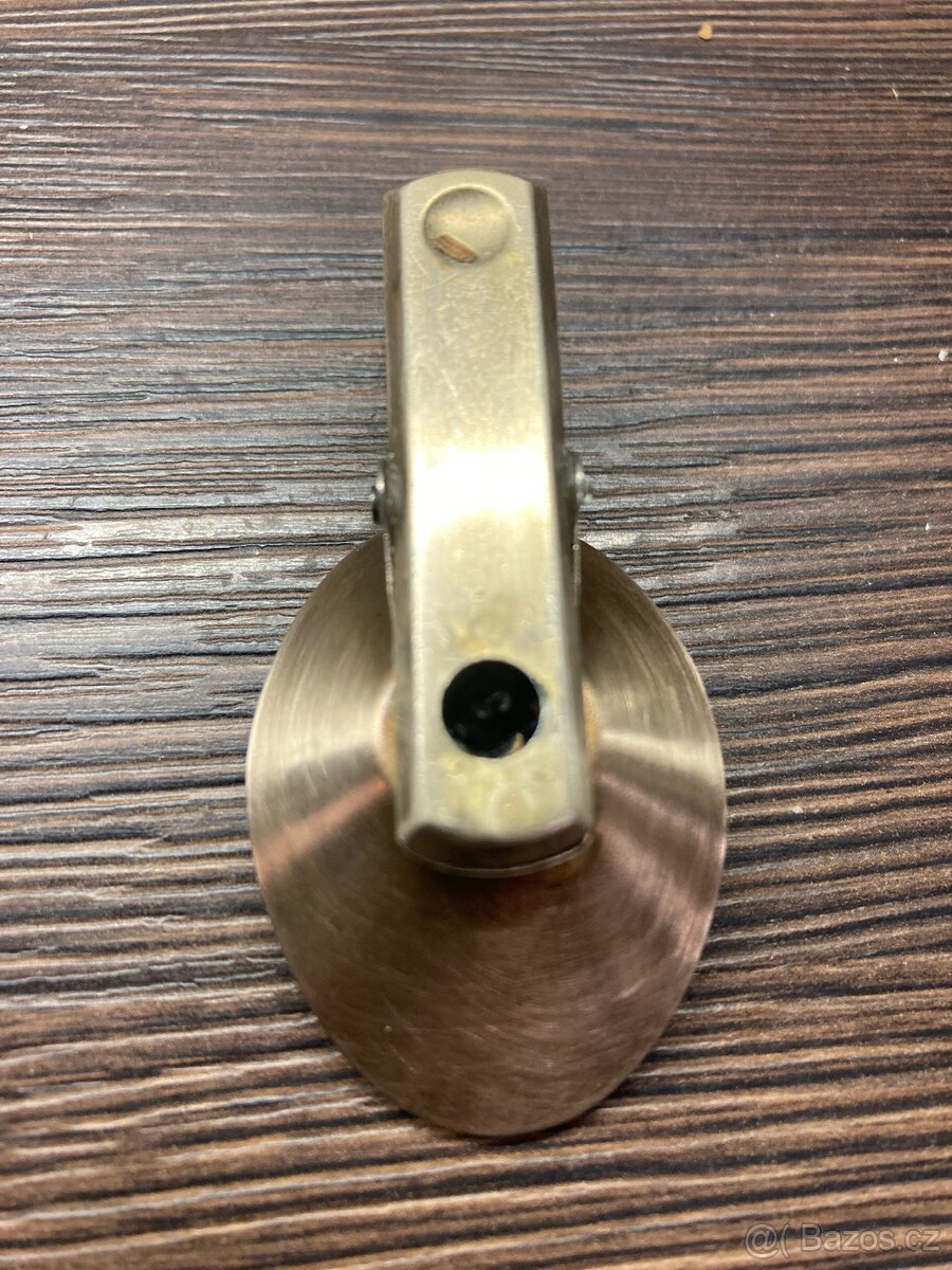 Drzaky na svicky. - 3