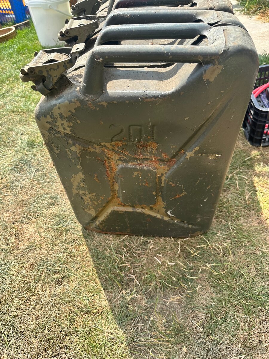 Plechovy kanystr - 3