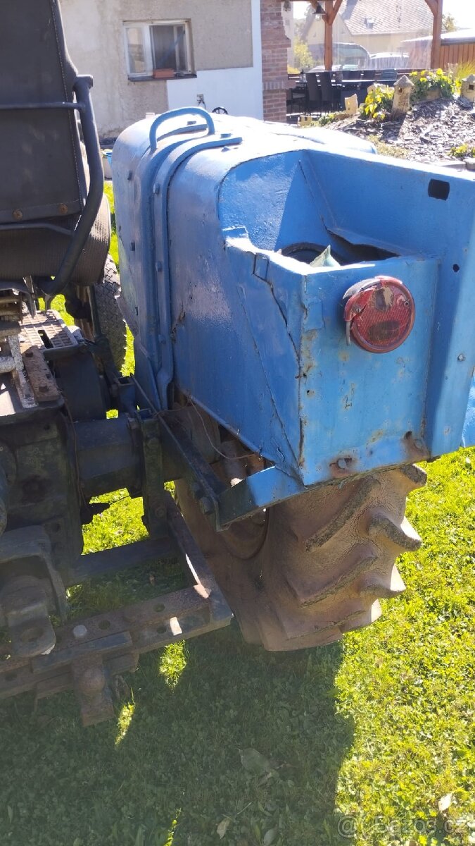 blatníky Zetor 25A - 3