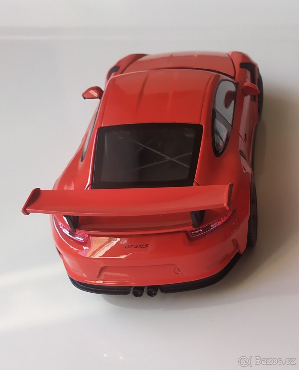 Model Porsche 911 GT3 RS 1:24 Tatra 613 1:24 - 3