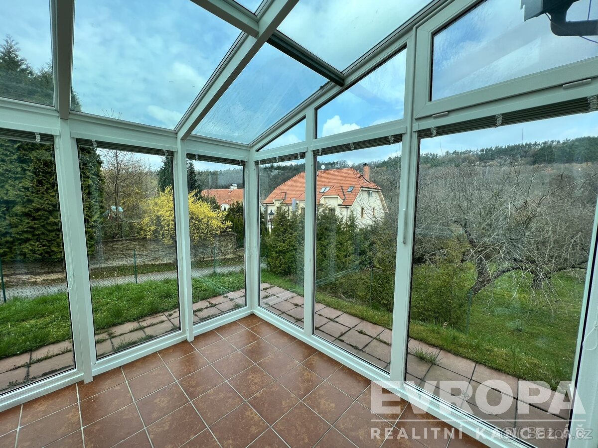 Zateplený vícegenerační rodinný dům s velkým rovinatým pozem - 3