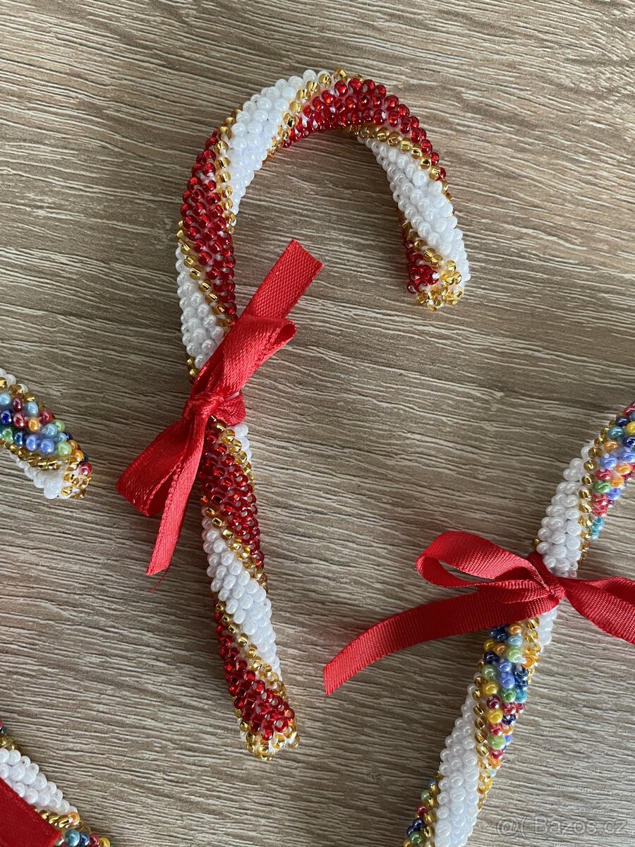 Vánoční hůlka z korálků - 3