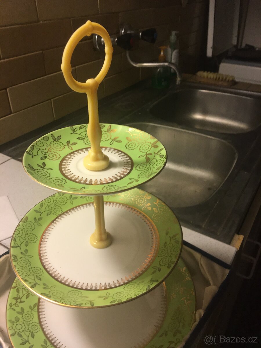 Porcelánová patrová souprava na zákusky - 3