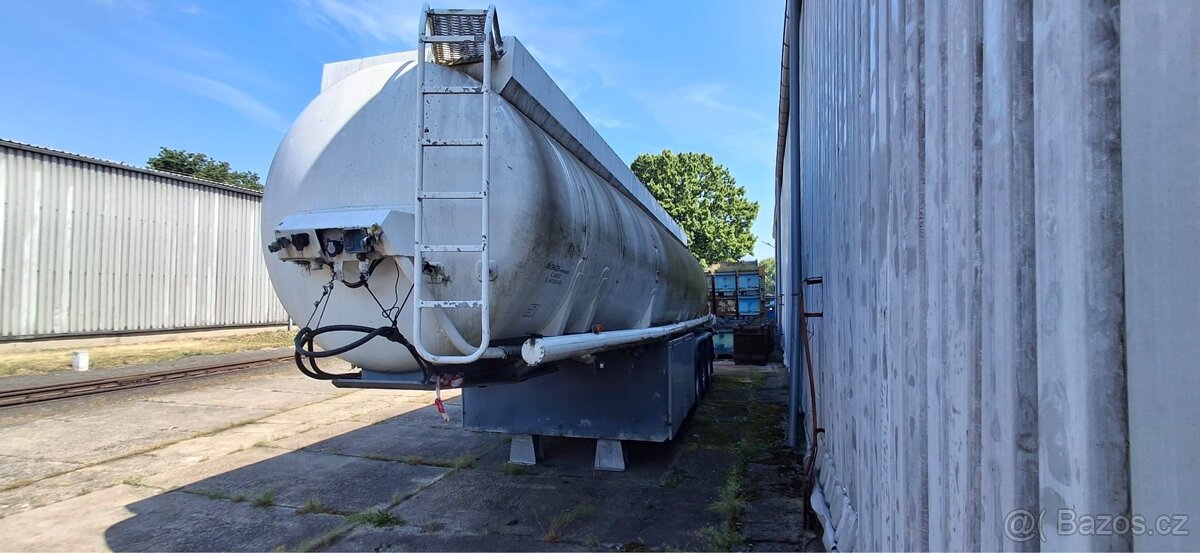 Návěsová hliníková cisterna Willig - 3