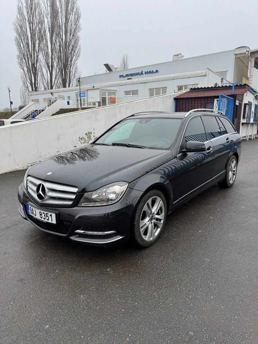 Mercedes-Benz С250, Avantgarde, couvací kamera - 3