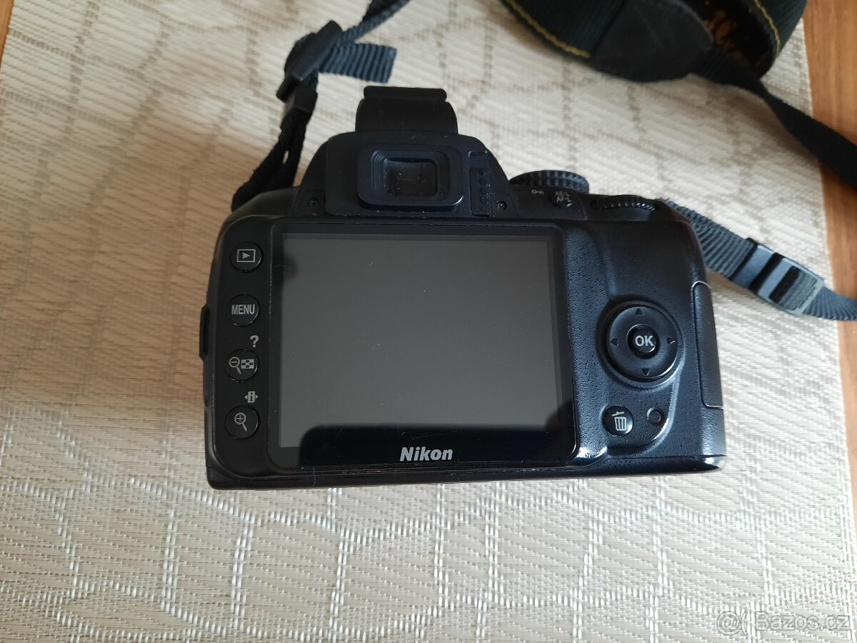 Prodám tělo fotoaparátu Nikon D3000 - 3