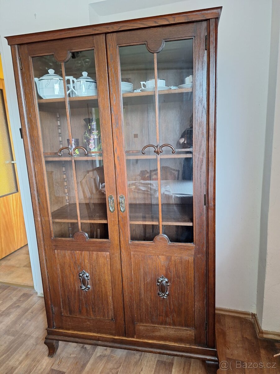 Dřevěné skříně - 3